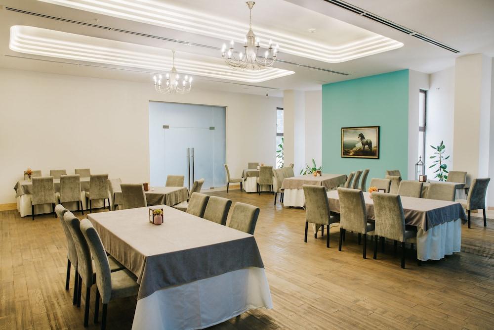 President Hotel By Hrazdan Hotel Cjsc Erévan Extérieur photo