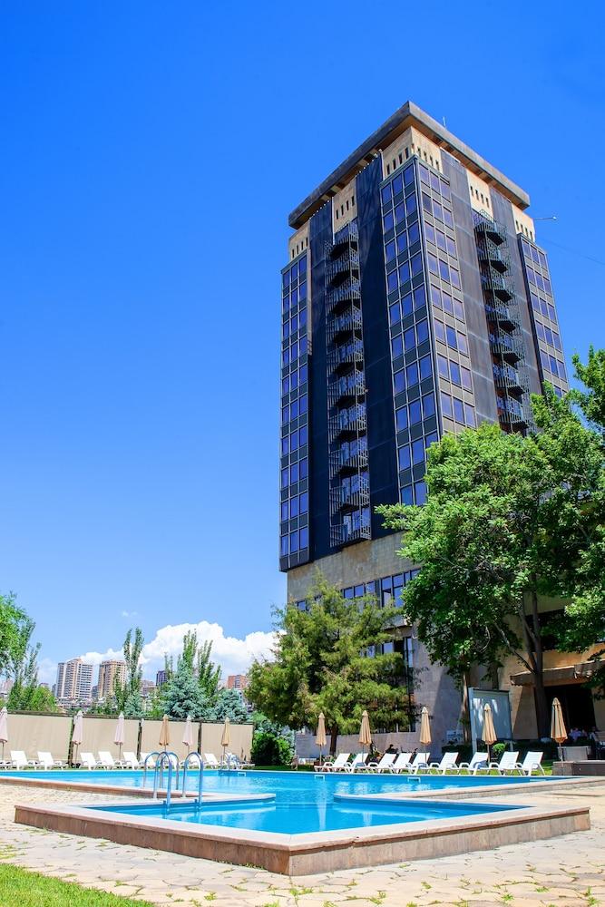 President Hotel By Hrazdan Hotel Cjsc Erévan Extérieur photo