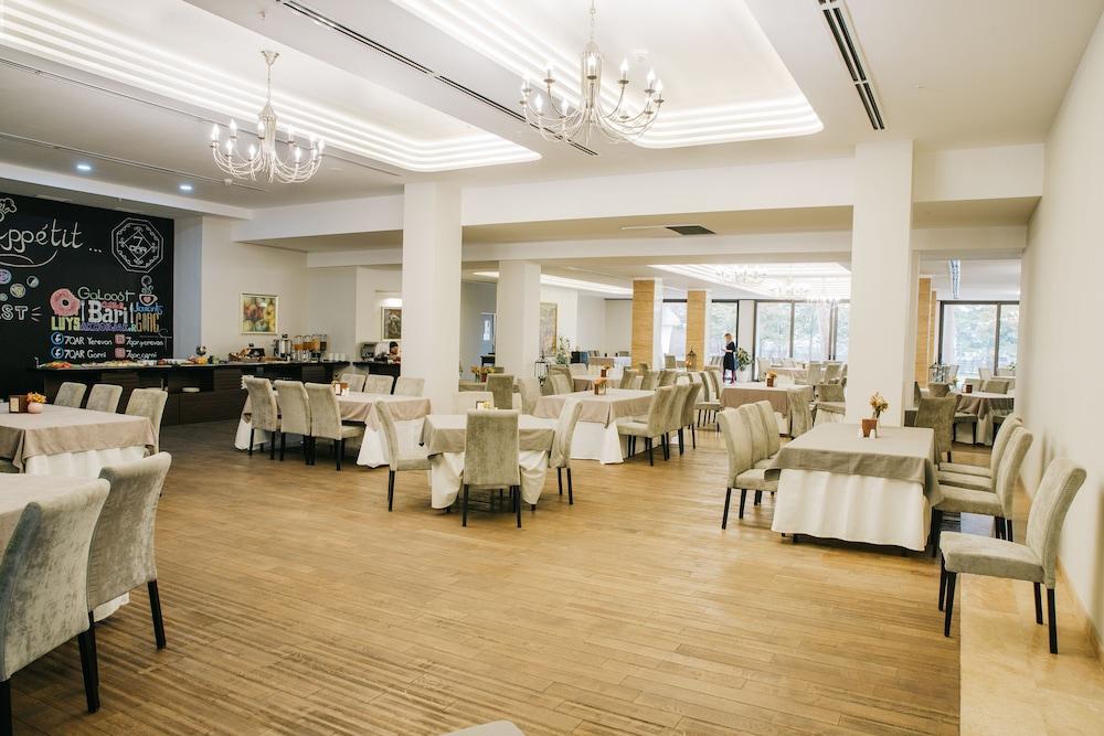 President Hotel By Hrazdan Hotel Cjsc Erévan Extérieur photo