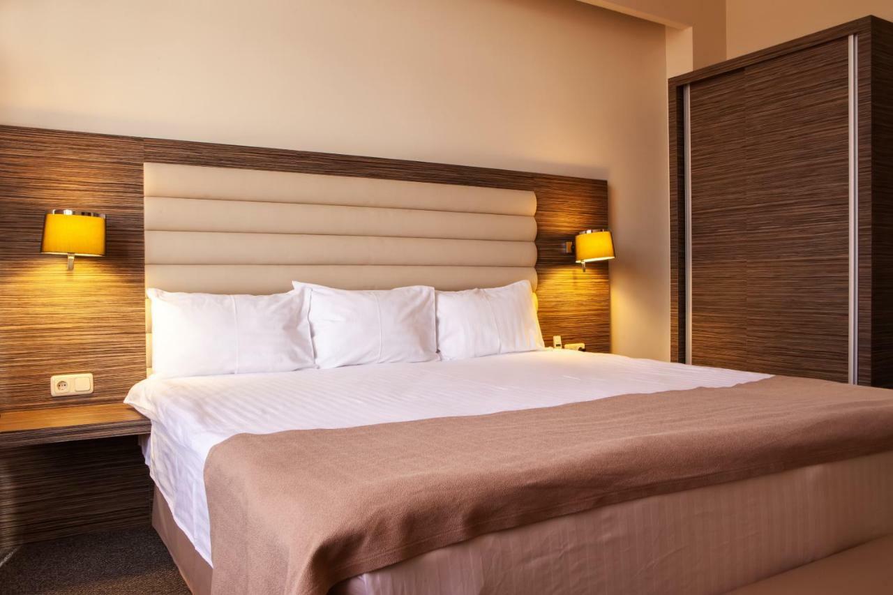 President Hotel By Hrazdan Hotel Cjsc Erévan Extérieur photo