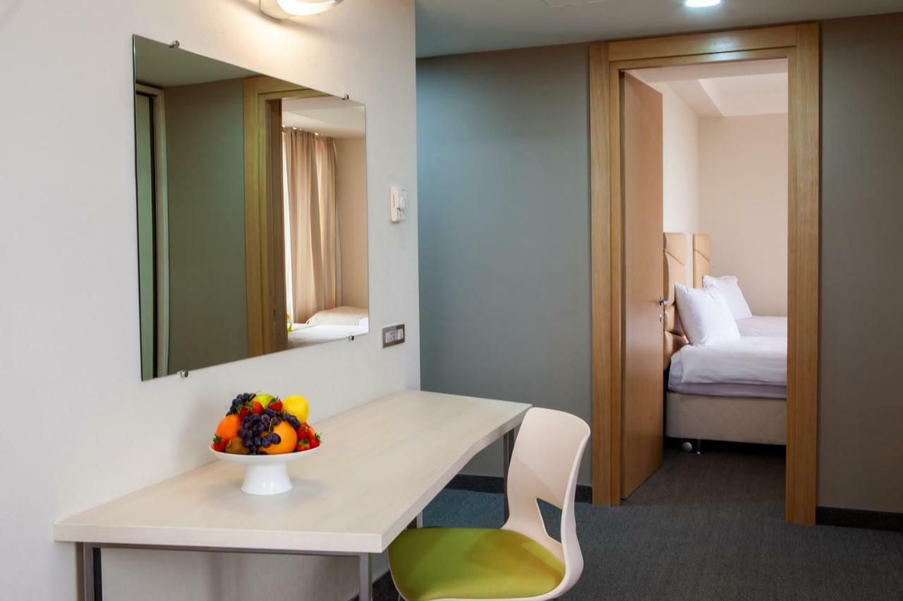 President Hotel By Hrazdan Hotel Cjsc Erévan Extérieur photo