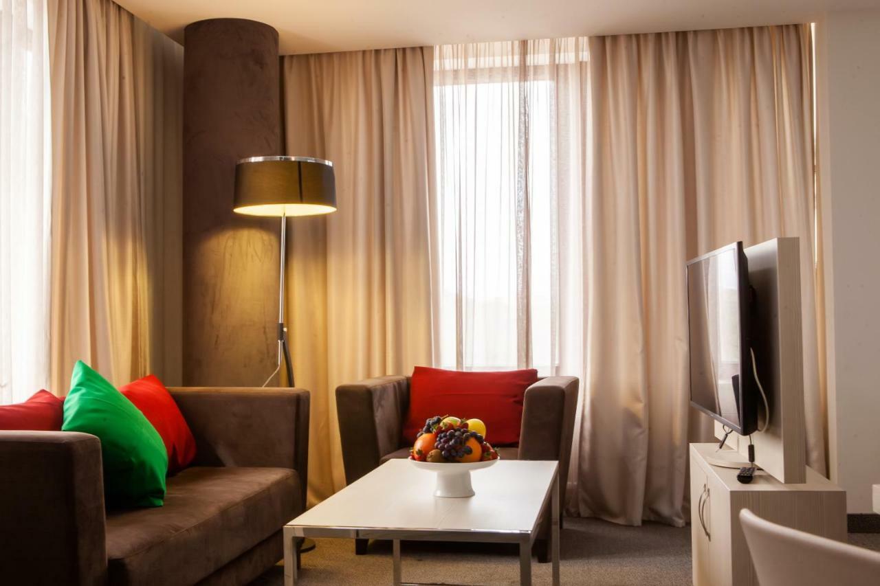 President Hotel By Hrazdan Hotel Cjsc Erévan Extérieur photo