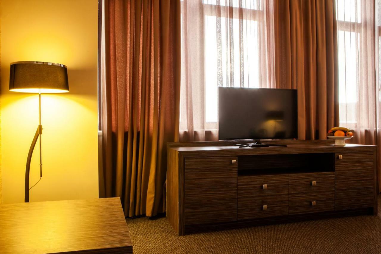 President Hotel By Hrazdan Hotel Cjsc Erévan Extérieur photo