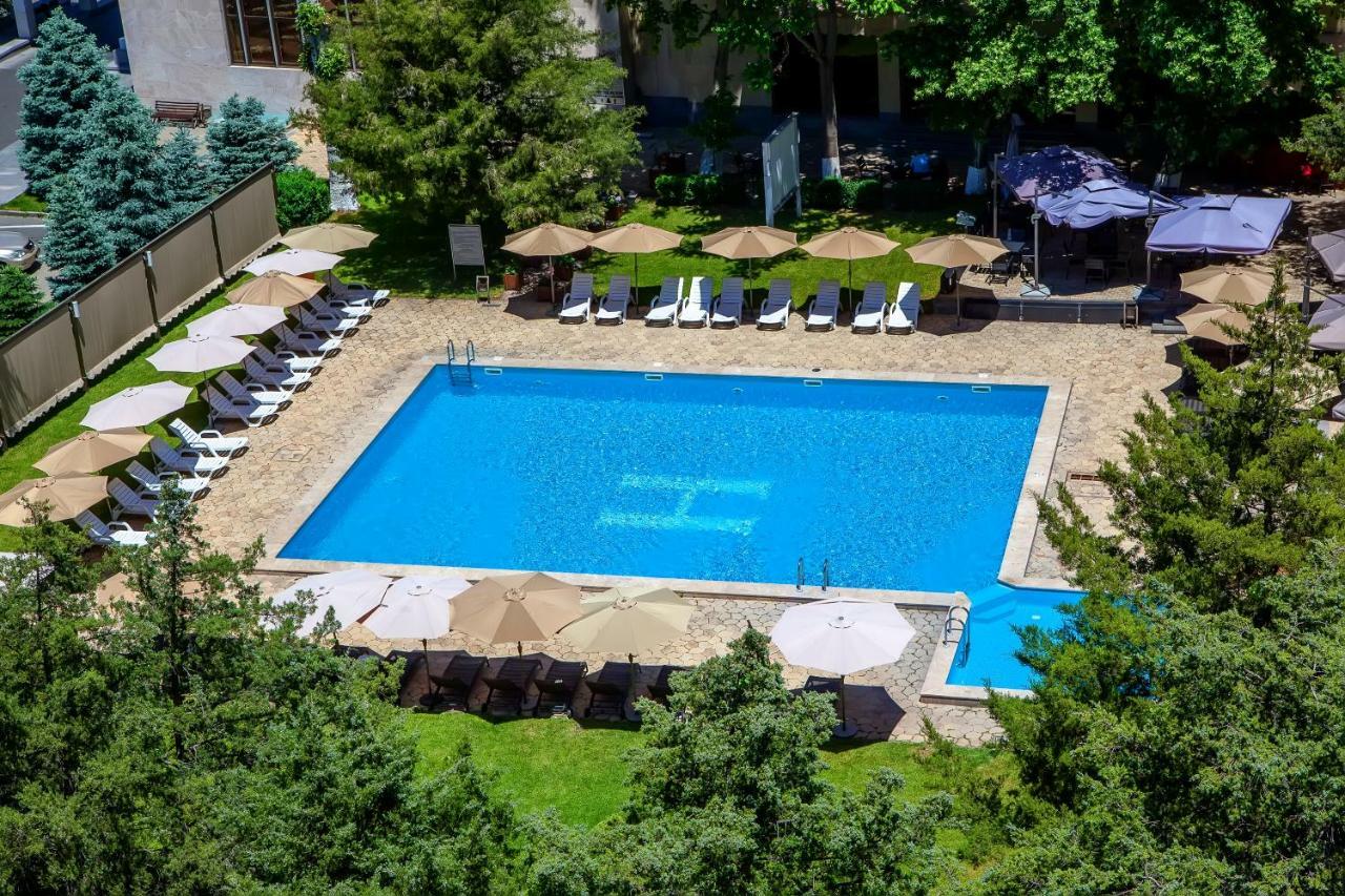 President Hotel By Hrazdan Hotel Cjsc Erévan Extérieur photo