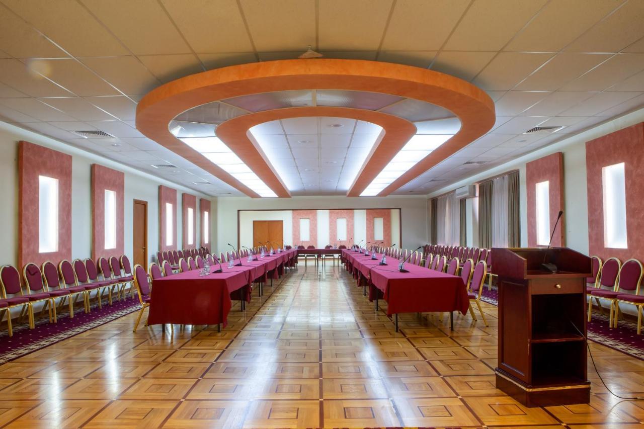 President Hotel By Hrazdan Hotel Cjsc Erévan Extérieur photo