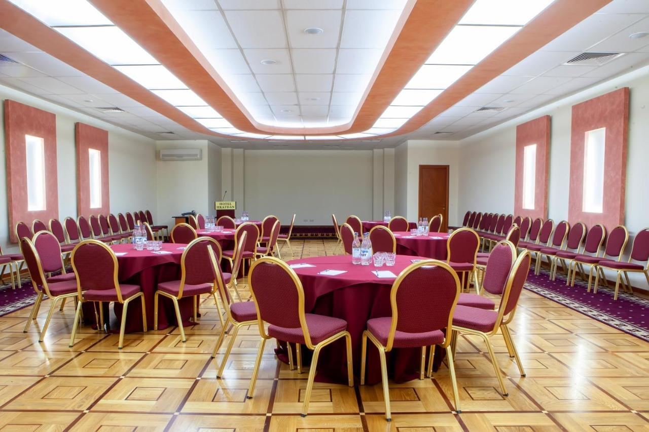 President Hotel By Hrazdan Hotel Cjsc Erévan Extérieur photo