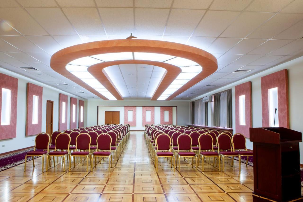 President Hotel By Hrazdan Hotel Cjsc Erévan Extérieur photo